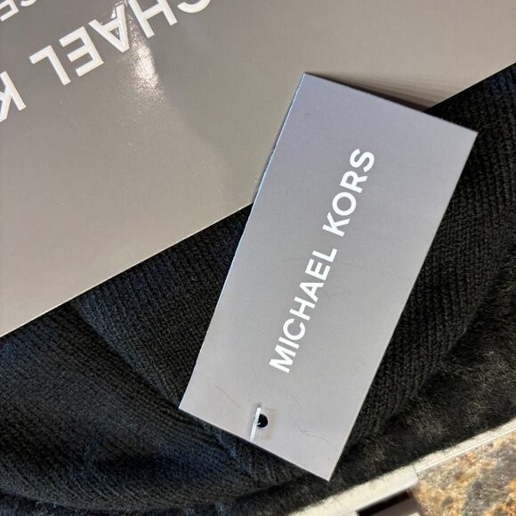 NWT Michael Kors 2 Piece Hat Scarf Set 34402C $88 One Size - Picture 3 of 8